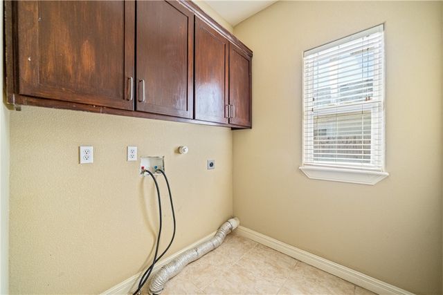 6 Virginia Hills Dr, Corpus Christi, TX 78414