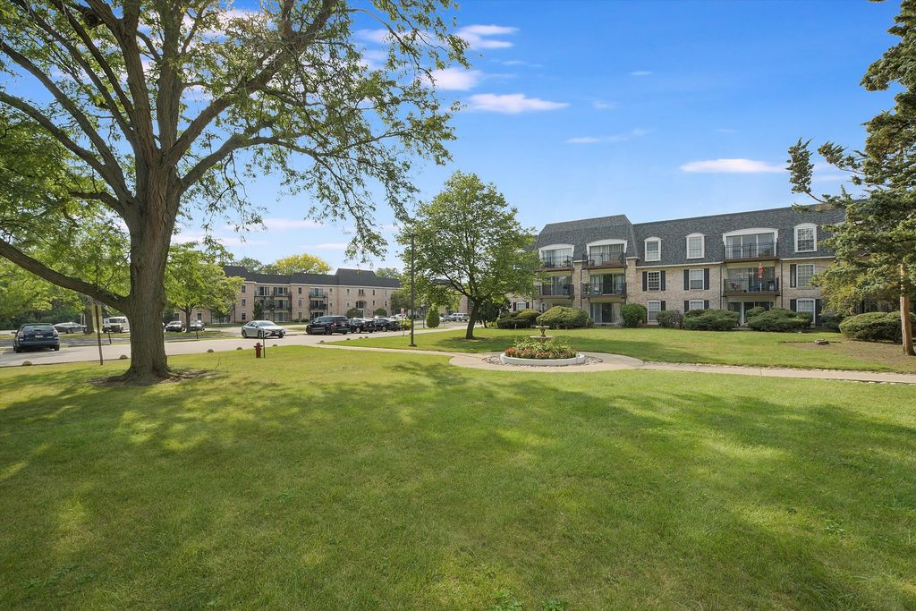 5200 Carriageway Drive 210, Rolling Meadows, IL 60008 — exterior