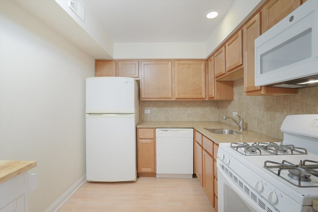 5200 Carriageway Drive 210, Rolling Meadows, IL 60008 — photo 4