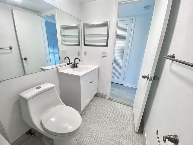 98 E Tilford Place, Deerfield Beach, FL 33442