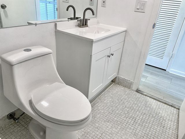 98 E Tilford Place, Deerfield Beach, FL 33442