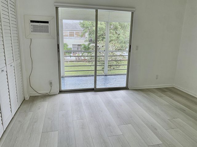 98 E Tilford Place, Deerfield Beach, FL 33442