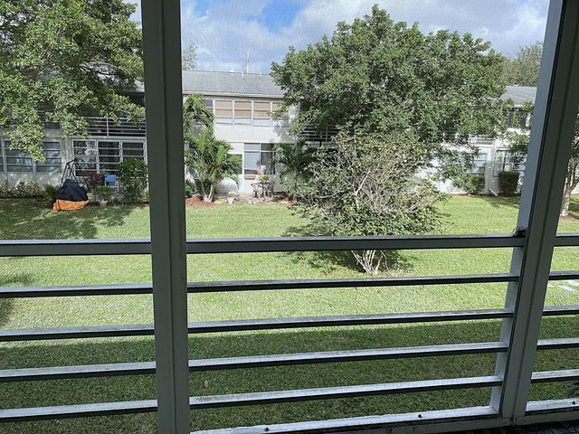 98 E Tilford Place, Deerfield Beach, FL 33442