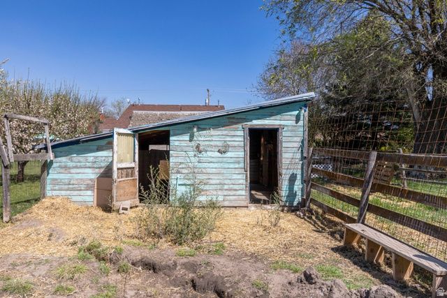 2017 N 2000 W, Farr West, UT 84404