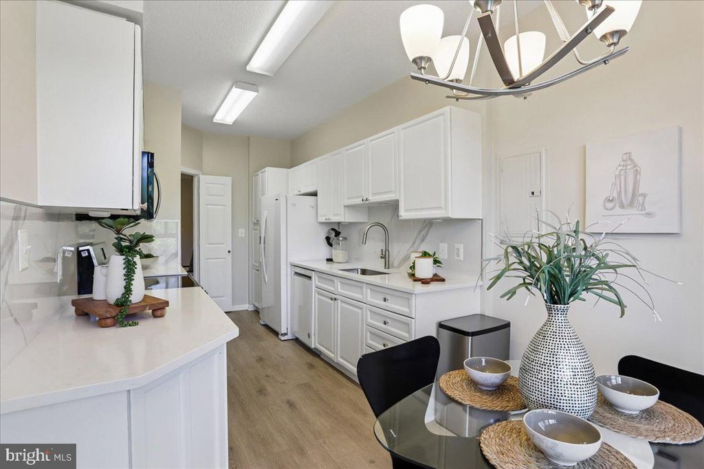 Image 12 of property listing at 3210 N LEISURE WORLD BLVD #401, Silver Spring, MD 20906