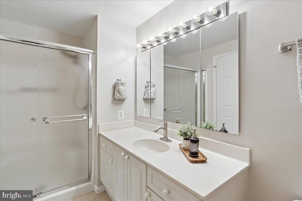 Image 17 of property listing at 3210 N LEISURE WORLD BLVD #401, Silver Spring, MD 20906