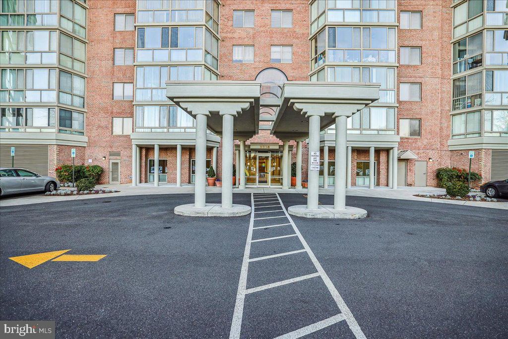 Image 28 of property listing at 3210 N LEISURE WORLD BLVD #401, Silver Spring, MD 20906