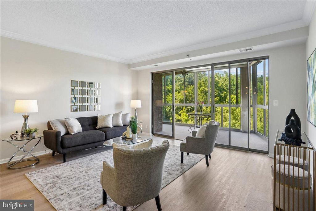 Image 5 of property listing at 3210 N LEISURE WORLD BLVD #401, Silver Spring, MD 20906