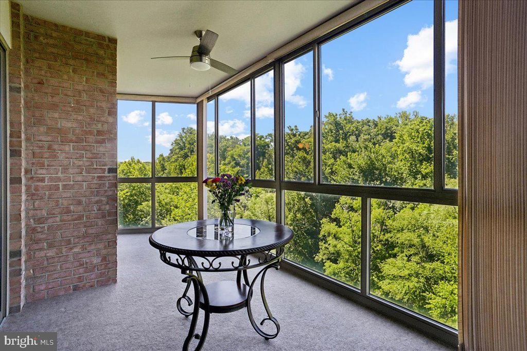 Image 6 of property listing at 3210 N LEISURE WORLD BLVD #401, Silver Spring, MD 20906