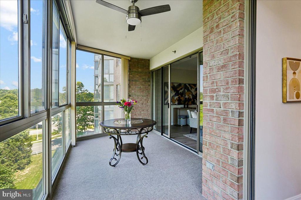 Image 7 of property listing at 3210 N LEISURE WORLD BLVD #401, Silver Spring, MD 20906