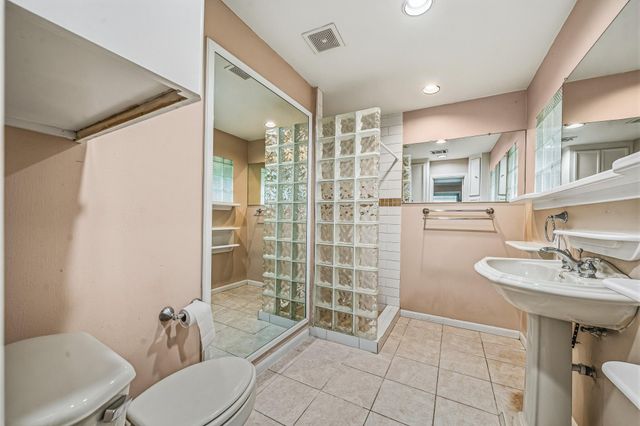 4501 Willowbend Boulevard, Houston, TX 77035