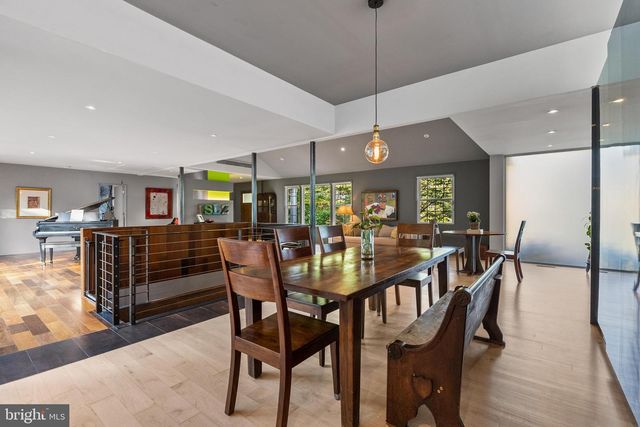 7005 W GREENVALE PKWY W, Chevy Chase, MD 20815