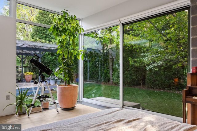7005 W GREENVALE PKWY W, Chevy Chase, MD 20815
