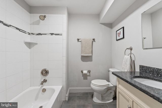 7005 W GREENVALE PKWY W, Chevy Chase, MD 20815
