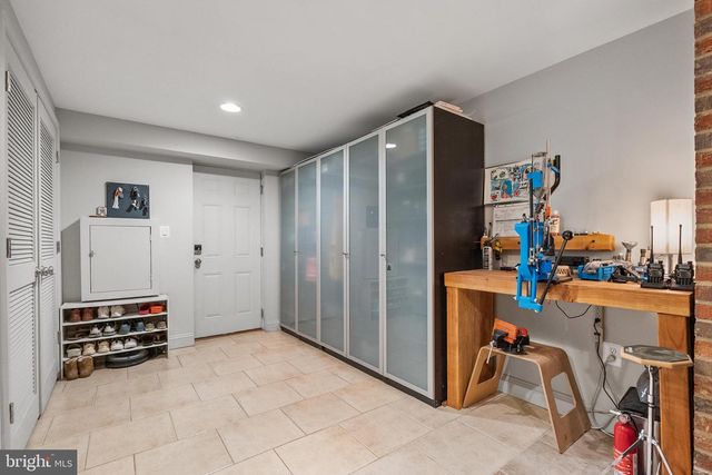 7005 W GREENVALE PKWY W, Chevy Chase, MD 20815