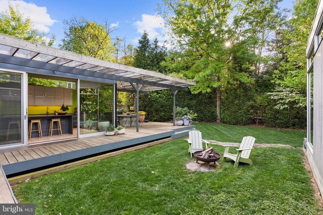 7005 W GREENVALE PKWY W, Chevy Chase, MD 20815