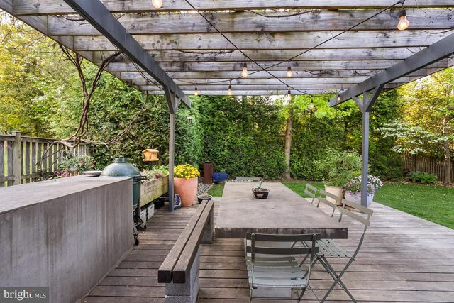 7005 W GREENVALE PKWY W, Chevy Chase, MD 20815