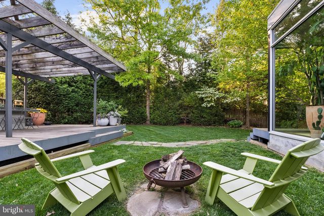 7005 W GREENVALE PKWY W, Chevy Chase, MD 20815