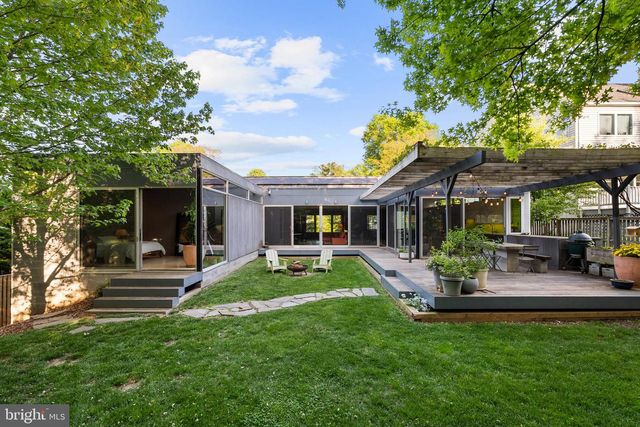 7005 W GREENVALE PKWY W, Chevy Chase, MD 20815