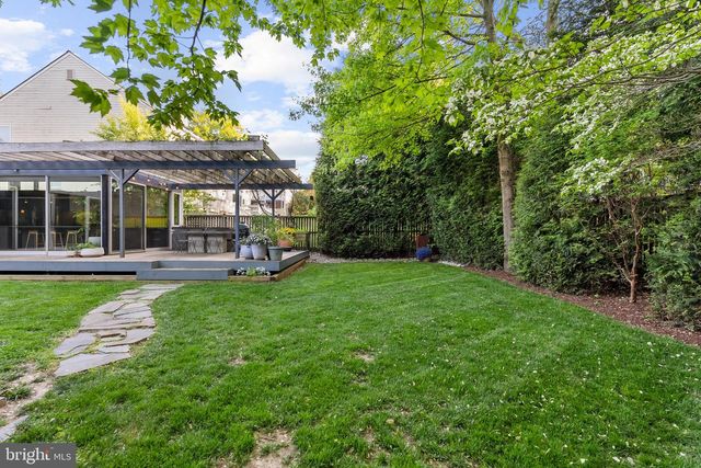 7005 W GREENVALE PKWY W, Chevy Chase, MD 20815