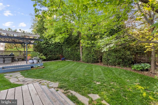 7005 W GREENVALE PKWY W, Chevy Chase, MD 20815