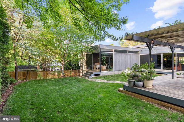 7005 W GREENVALE PKWY W, Chevy Chase, MD 20815