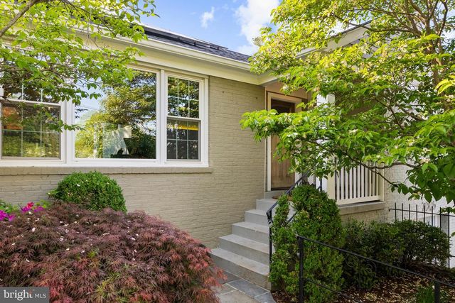 7005 W GREENVALE PKWY W, Chevy Chase, MD 20815