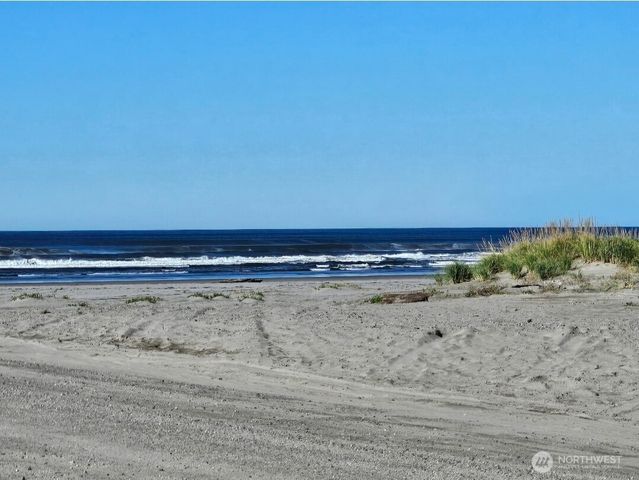 813 340th Place, Ocean Park, WA 98640