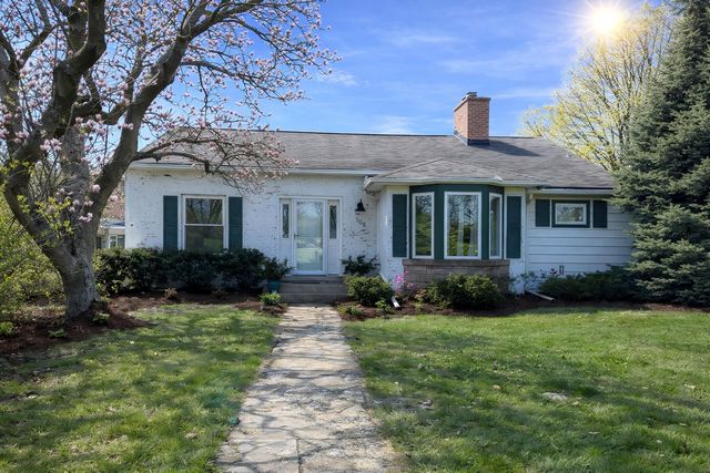 108 Beverly Place, Munster, IN 46321