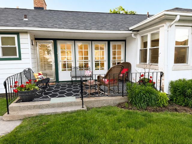 108 Beverly Place, Munster, IN 46321