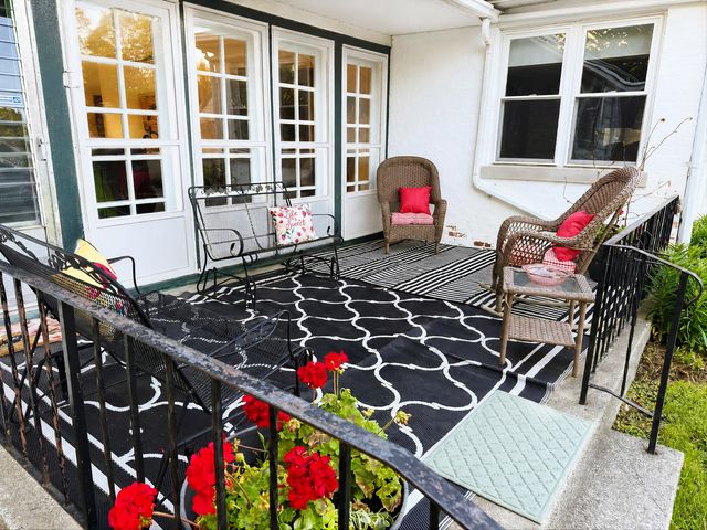 108 Beverly Place, Munster, IN 46321