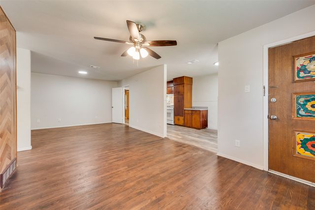 3130 Springfield Avenue, Lancaster, TX 75134