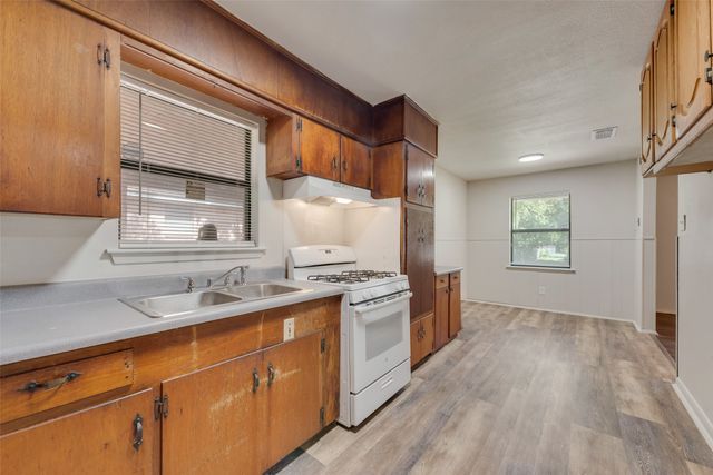 3130 Springfield Avenue, Lancaster, TX 75134