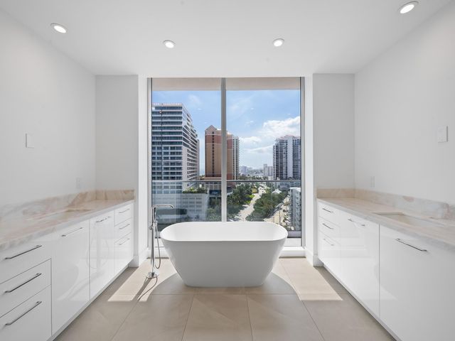 153 N Seabreeze Boulevard 1002, Fort Lauderdale, FL 33304