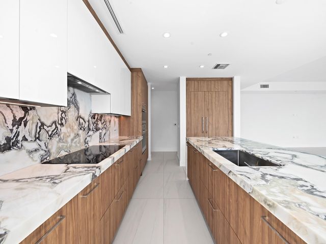 153 N Seabreeze Boulevard 1002, Fort Lauderdale, FL 33304