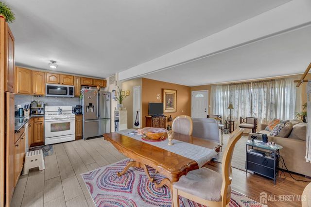 14 Hastings Place, Carteret, NJ 07008