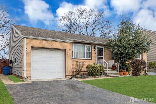 14 Hastings Place, Carteret, NJ 07008