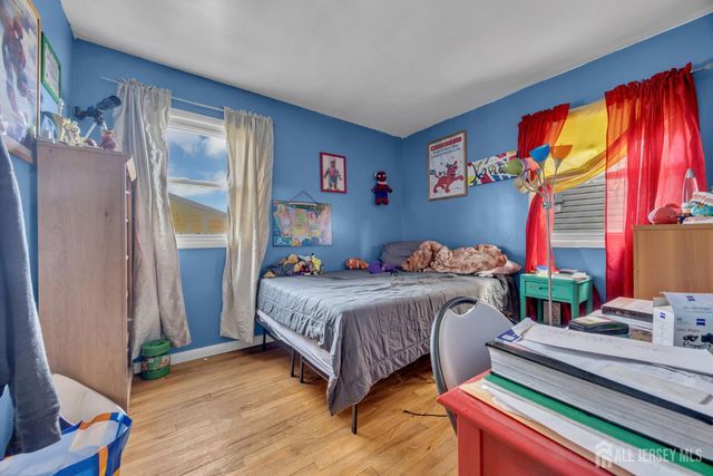 14 Hastings Place, Carteret, NJ 07008