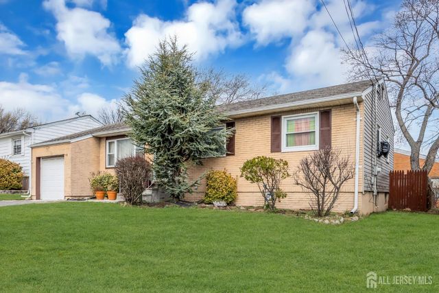 14 Hastings Place, Carteret, NJ 07008