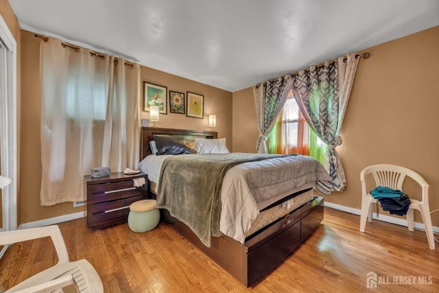 14 Hastings Place, Carteret, NJ 07008