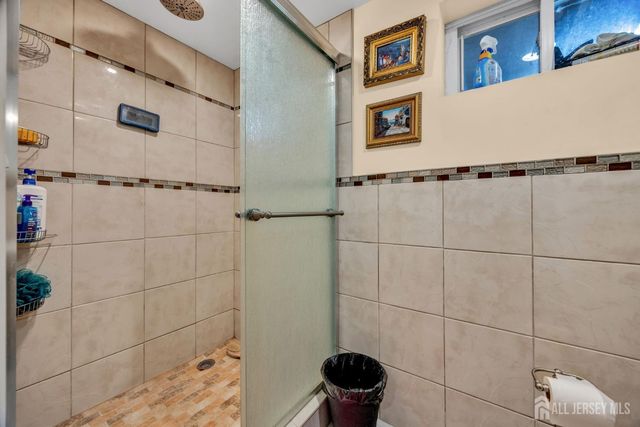 14 Hastings Place, Carteret, NJ 07008