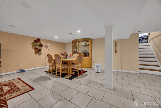 14 Hastings Place, Carteret, NJ 07008