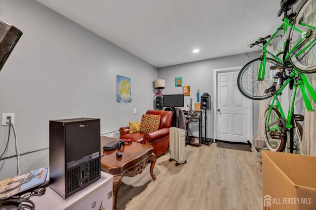 14 Hastings Place, Carteret, NJ 07008