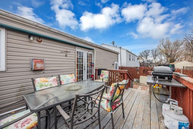 14 Hastings Place, Carteret, NJ 07008