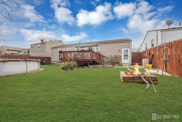 14 Hastings Place, Carteret, NJ 07008