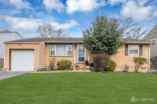 14 Hastings Place, Carteret, NJ 07008