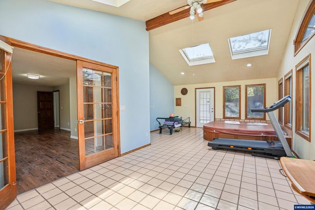 2095 Popcorn Ct NW, Salem, OR 97304