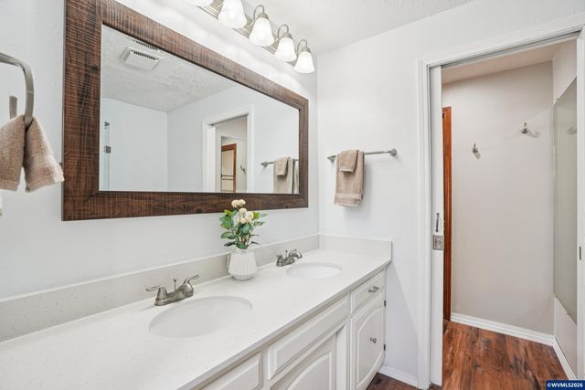 2095 Popcorn Ct NW, Salem, OR 97304