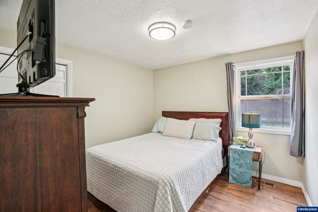 2095 Popcorn Ct NW, Salem, OR 97304