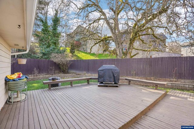 2095 Popcorn Ct NW, Salem, OR 97304